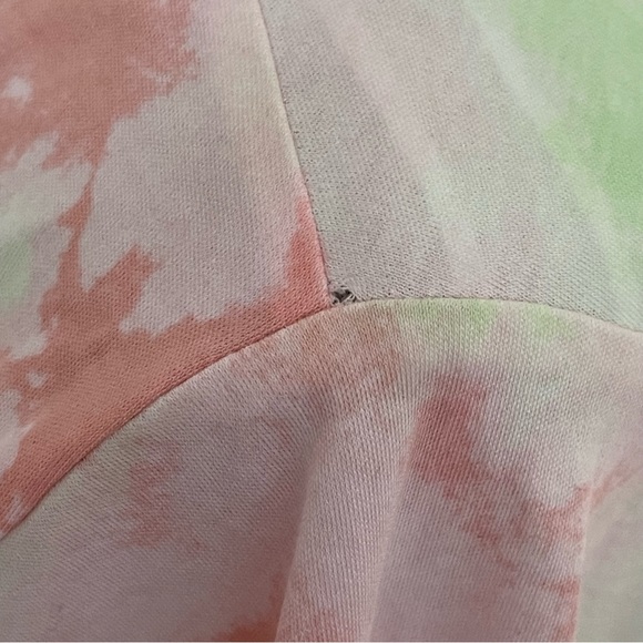 Fabletics Laila Wrap Top New Era Pastel Watercolors Size 1X - Picture 10 of 10